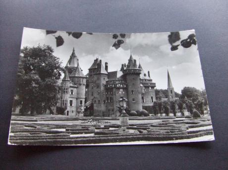 Haarzuilen Kasteel De haar gezien vanaf de palmentuin
